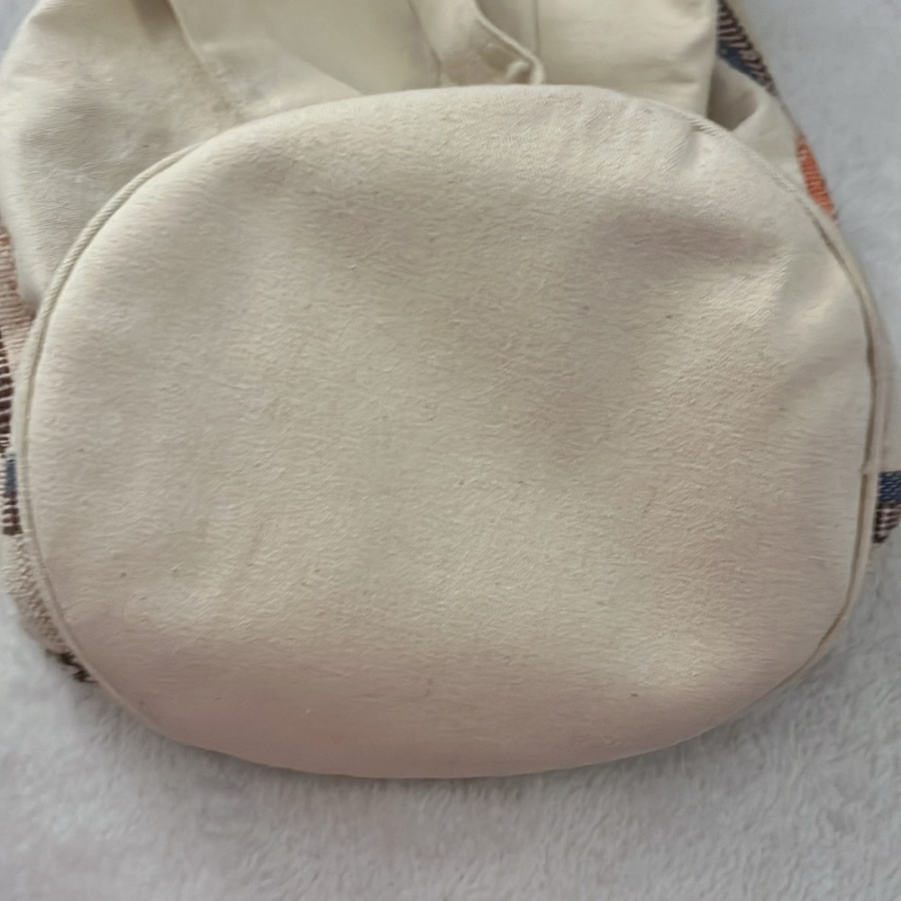 Forever 21 100% cotton embroidered backpack with drawstring closure - Picture 3 of 9